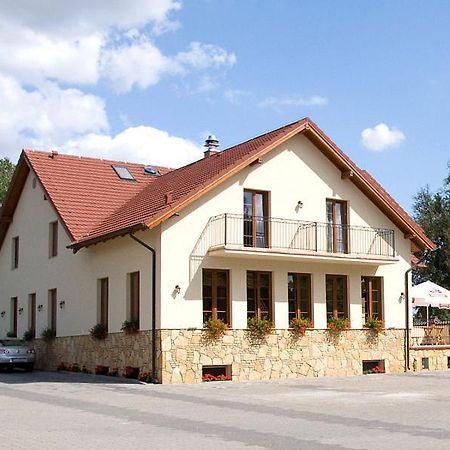 欢乐别墅旅馆 Radzewice 外观 照片